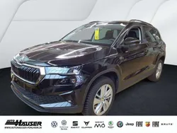 Schwarzmagic perleffekt Gebraucht 2024 Skoda Karoq Selection SUV | 32.375 € (Fairer Preis)