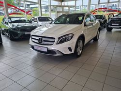 Weiß Gebraucht 2015 Mercedes GLA200 Urban SUV | 16.490 € (Fairer Preis)