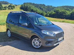 Grau Gebraucht 2018 Ford Courier Titanium Van / Kleinbus | 8.700 € (Fairer Preis)