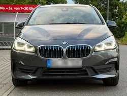 Grau Gebraucht 2018 BMW 225 Active Tourer Advantage Van / Kleinbus | 15.700 € (Fairer Preis)
