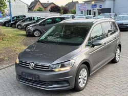 Grau Gebraucht 2016 VW Touran Van / Kleinbus | 7.990 € (Fairer Preis)