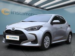 Silber Gebraucht 2023 Toyota Yaris Hybrid Kleinwagen | 18.699 € (Etwas zu teuer)