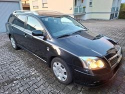 Schwarz Gebraucht 2004 Toyota Avensis T2 Kombi | 2.000 € (Fairer Preis)