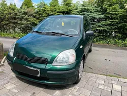 Grün Gebraucht 2002 Toyota Yaris Kleinwagen | 1.100 €
