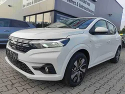 Weiß Neu 2024 Dacia Sandero Expression Kleinwagen | 18.550 € (Etwas zu teuer)