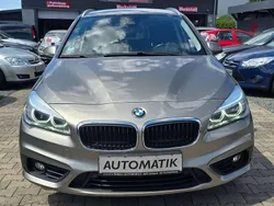 Platinsilber Gebraucht 2016 BMW 218 Advantage Van / Kleinbus | 11.500 € (Fairer Preis)