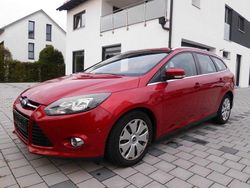 Rot Gebraucht 2011 Ford Focus Titanium Limousine | 2.680 € (Superpreis)