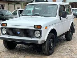 Weiß Gebraucht 2004 Lada niva SUV | 5.555 €