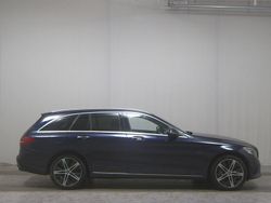 Blau Gebraucht 2020 Mercedes C300e Avantgarde Limousine | 22.480 € (Superpreis)