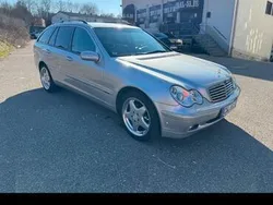 Silber Gebraucht 2001 Mercedes C320 Kombi | 2.800 €