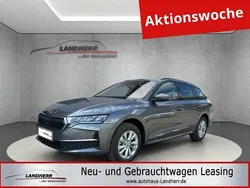 Grau Neu 2025 Skoda Octavia Selection Kombi | 33.495 € (Superpreis)