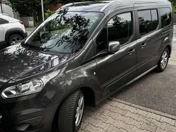 Grau Gebraucht 2018 Ford Grand Tourneo Connect Titanium Van / Kleinbus | 18.300 € (Fairer Preis)