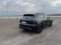 Schwarz Gebraucht 2019 Porsche Cayenne Turbo SUV | 70.500 €