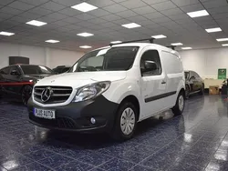 Weiß Gebraucht 2016 Mercedes Citan 108 Van / Kleinbus | 9.870 € (Fairer Preis)