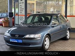Grau Gebraucht 1998 Opel Vectra Comfort Limousine | 1.990 € (Teuer)