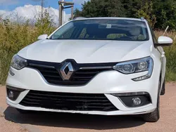 Weiß Gebraucht 2017 Renault Mégane GrandTour Kombi | 9.990 € (Fairer Preis)