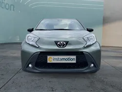 Grün Gebraucht 2023 Toyota Aygo Pulse Kleinwagen | 16.250 € (Fairer Preis)
