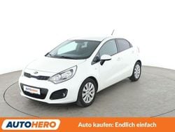 Weiß Gebraucht 2015 Kia Rio FIFA World Cup Edition Limousine | 7.350 € (Etwas zu teuer)