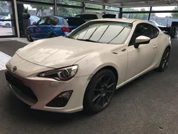 Weiß Gebraucht 2013 Toyota GT86 GT | 28.990 €