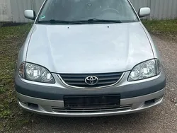 Silber Gebraucht 2001 Toyota Avensis Limousine | 1.999 € (Fairer Preis)