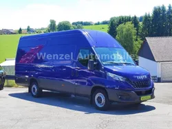 Blau Gebraucht 2020 Iveco Daily Van / Kleinbus | 29.995 € (Fairer Preis)