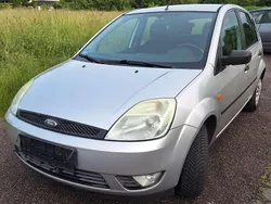 Silber Gebraucht 2005 Ford Fiesta Kleinwagen | 2.100 € (Fairer Preis)