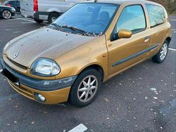 Gold Gebraucht 1999 Renault Clio II Kleinwagen | 350 € (Superpreis)
