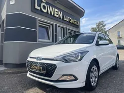 Polar white Gebraucht 2017 Hyundai i20 Classic Kleinwagen | 8.999 € (Fairer Preis)