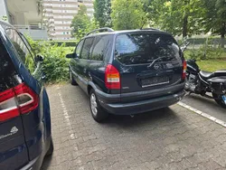 Grün Gebraucht 2002 Opel Zafira Executive Van / Kleinbus | 699 € (Superpreis)