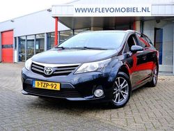 Grau Gebraucht 2014 Toyota Avensis Business Edition Kombi | 13.950 € (Teuer)
