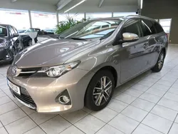 Grau Gebraucht 2014 Toyota Auris Touring Sports Edition Kombi | 13.950 € (Fairer Preis)