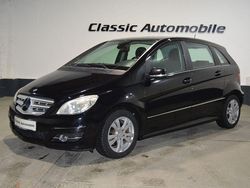 Schwarz Gebraucht 2011 Mercedes B180 Sport Van / Kleinbus | 7.750 € (Teuer)