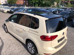 Beige Gebraucht 2019 VW Touran Comfortline Van / Kleinbus | 9.990 € (Guter Preis)