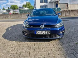 Blau Gebraucht 2019 VW Golf VII Highline Limousine | 15.000 € (Superpreis)
