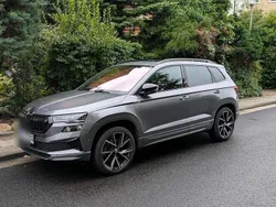 Grau Gebraucht 2024 Skoda Karoq SportLine SUV | 37.990 € (Etwas zu teuer)