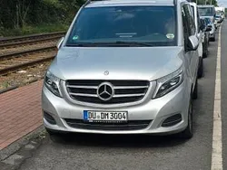 Silber Gebraucht 2015 Mercedes V250 Avantgarde Van / Kleinbus | 22.999 €