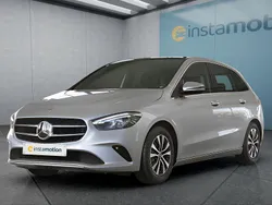 Silber Gebraucht 2021 Mercedes B200 Van / Kleinbus | 26.749 € (Fairer Preis)