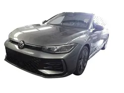 Diabasgrau metallic Gebraucht 2024 VW Passat R-line Kombi | 39.880 €