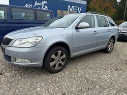 Blau Gebraucht 2009 Skoda Octavia Elegance Kombi | 2.990 €