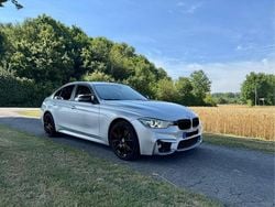 Silber Gebraucht 2015 BMW 330 Limousine | 16.500 € (Fairer Preis)