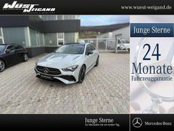 Grau Gebraucht 2025 Mercedes CLA220 AMG Limousine | 46.900 €