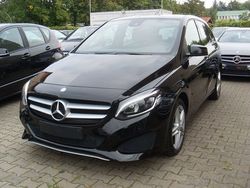 Schwarz metallic Gebraucht 2014 Mercedes B200 Van / Kleinbus | 15.990 € (Teuer)