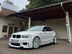 Weiß Gebraucht 2011 BMW 135 Coupé M Performance Coupé | 21.000 €