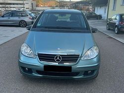 Blau Gebraucht 2005 Mercedes A180 Van / Kleinbus | 1.099 € (Fairer Preis)