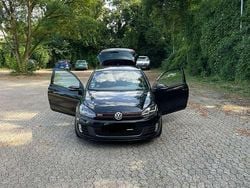 Schwarz Gebraucht 2011 VW Golf VI Edition Kleinwagen | 8.200 € (Etwas zu teuer)