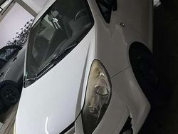 Weiß Gebraucht 2010 Opel Corsa Limousine | 1.790 € (Guter Preis)