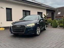Blau Gebraucht 2017 Audi A3 Attraction Limousine | 16.500 € (Guter Preis)