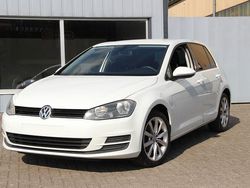 Weiß Gebraucht 2015 VW Golf VII LOUNGE Limousine | 7.800 € (Guter Preis)