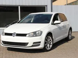 Weiß Gebraucht 2015 VW Golf VII LOUNGE Limousine | 7.990 € (Guter Preis)