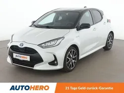 Weiß Gebraucht 2021 Toyota Yaris Hybrid Style Kleinwagen | 17.150 € (Fairer Preis)